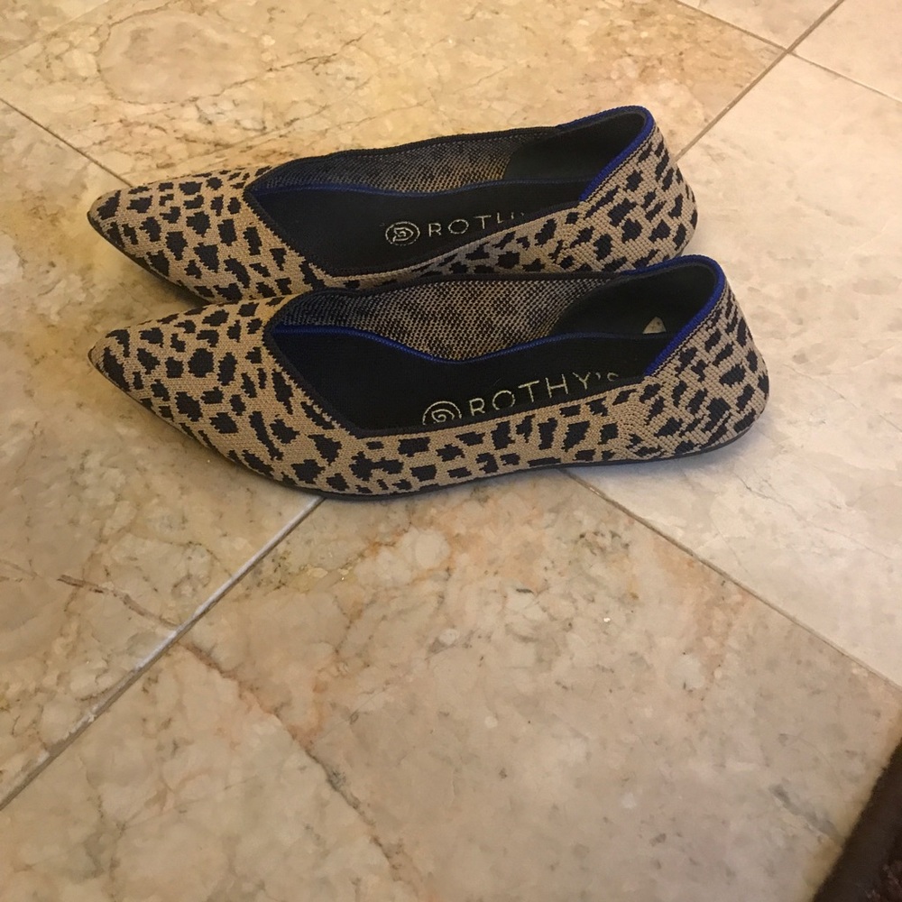 Rothy’s Leopard print pointed toe Size 7*